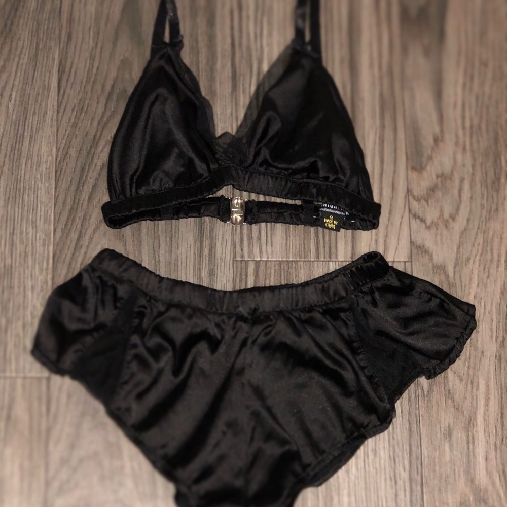 FASHION NOVA TWO PIECE SLEEP SET